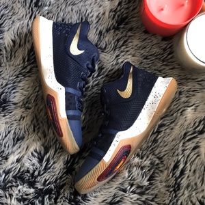 Nike Obsidian Metallic Kyrie 3 Size 5Y
